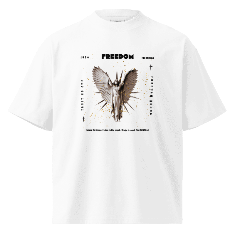 Oversize T-shirt “FREEDOM”.